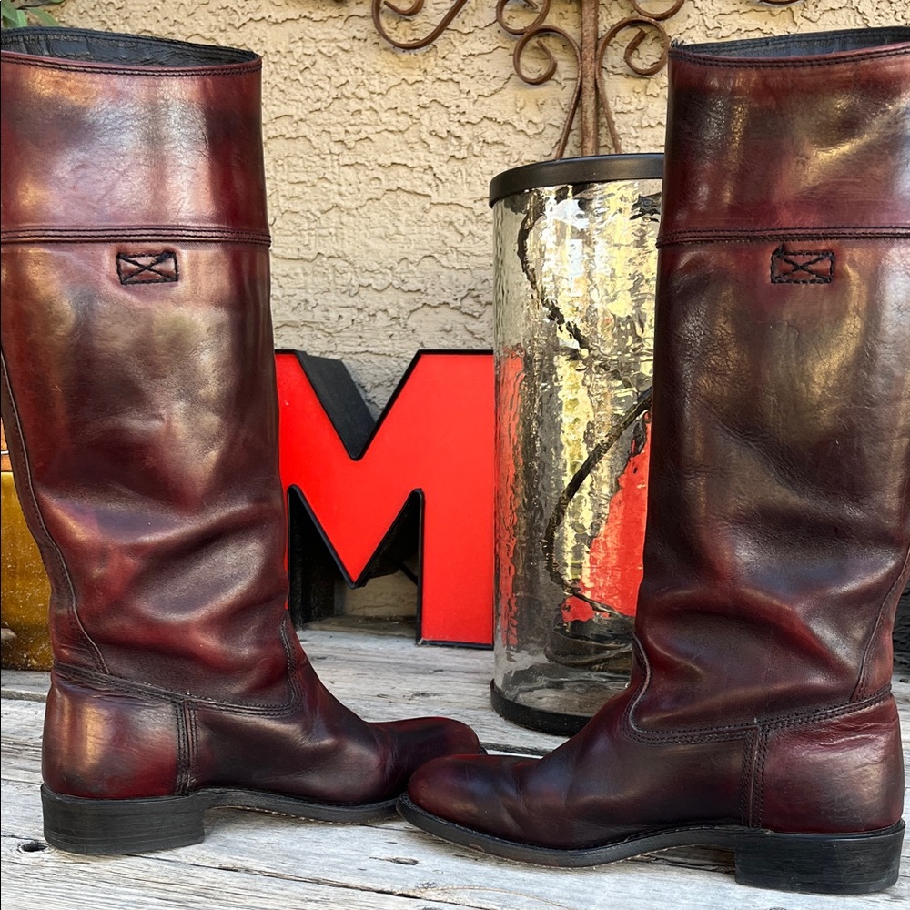 Frye Brown/burgundy Leather Riding Boots. Beautifully crafted - Picture 2 of 7